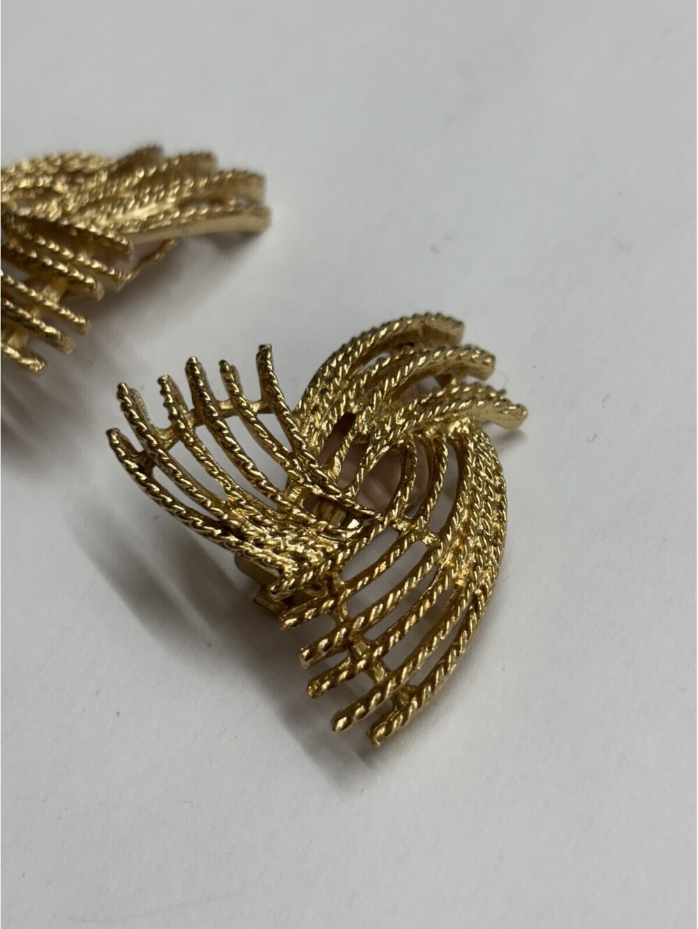 Sarah Coventry Gold Tone Signed Clip-On Earrings Textured Swirl Fan Design
